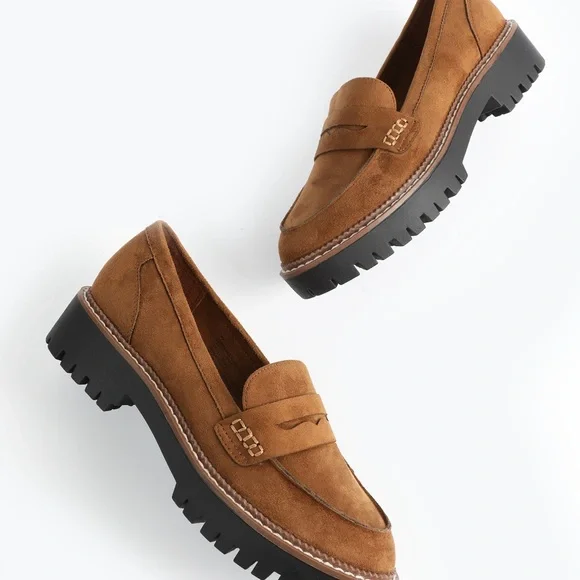 Gorgeous Maurice’s Gretchen Microsuede Loafers❤️ NWOT - Picture 2 of 5